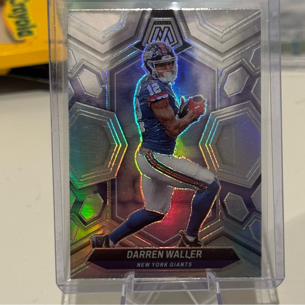 2024 Darren Waller Panini Mosaic Silver Prizm. New York Giants.
